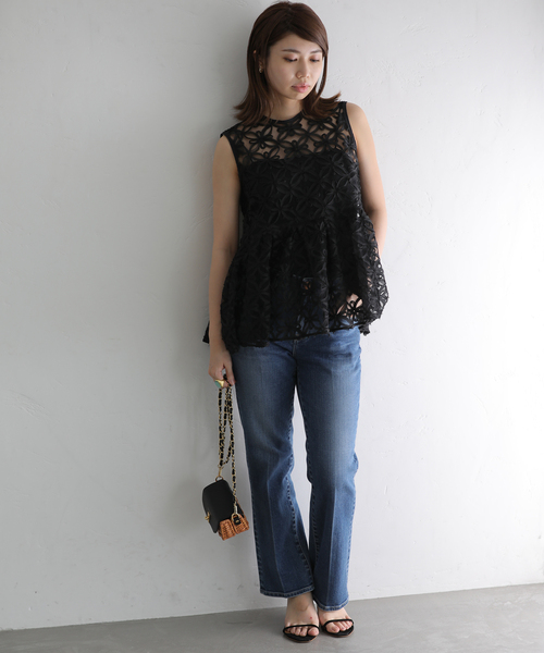 La TOTALITE(ラトータリテ)の「チュール刺繍ブラウス(シャツ/ブラウス・レディース・ブラック/ホワイト・FREE)」の3枚目の写真