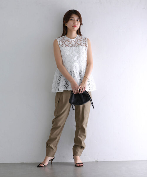 La TOTALITE(ラトータリテ)の「チュール刺繍ブラウス(シャツ/ブラウス・レディース・ブラック/ホワイト・FREE)」の8枚目の写真