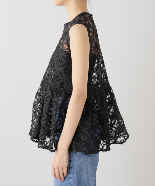 La TOTALITE(ラトータリテ)の「チュール刺繍ブラウス(シャツ/ブラウス・レディース・ブラック/ホワイト・FREE)」の12枚目の写真