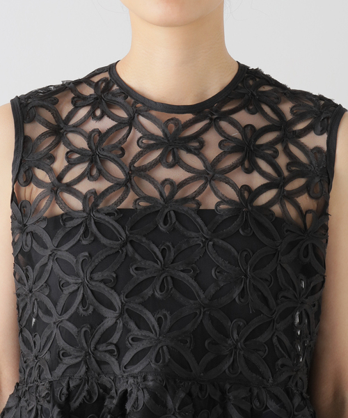 La TOTALITE(ラトータリテ)の「チュール刺繍ブラウス(シャツ/ブラウス・レディース・ブラック/ホワイト・FREE)」の14枚目の写真