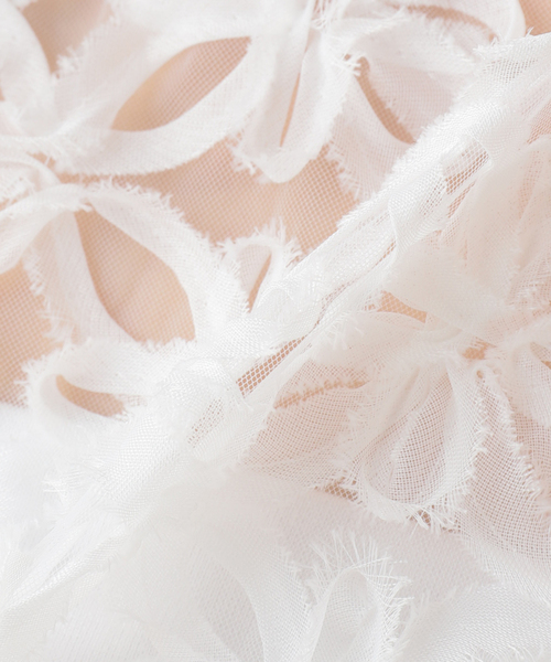 La TOTALITE(ラトータリテ)の「チュール刺繍ブラウス(シャツ/ブラウス・レディース・ブラック/ホワイト・FREE)」の21枚目の写真