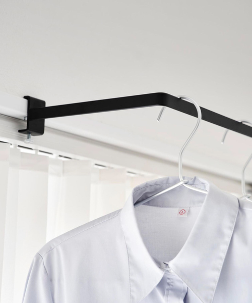 tower（タワー）の「【tower】 室内物干ハンガー 奥行ワイド（ランドリーグッズ・レディース・ホワイト/ブラック・フリー）」の2枚目の写真