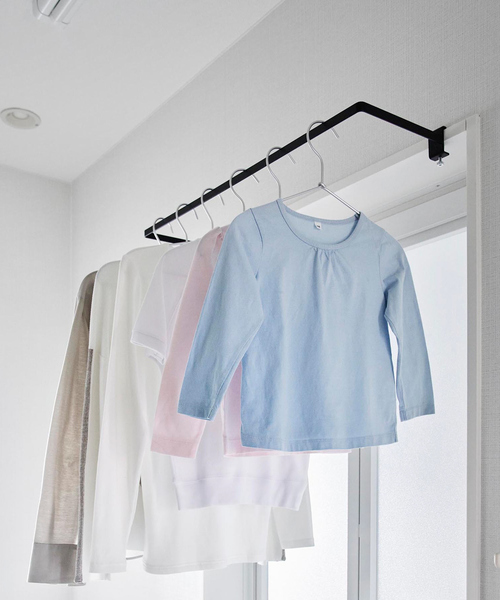 tower（タワー）の「【tower】 室内物干ハンガー 奥行ワイド（ランドリーグッズ・レディース・ホワイト/ブラック・フリー）」の4枚目の写真