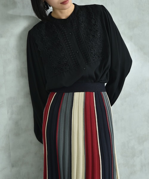 INTERPLANET（インタープラネット）の「デシン＊レース長袖シャツ（シャツ/ブラウス・レディース・オフホワイト/ブラック・FREE）」の2枚目の写真