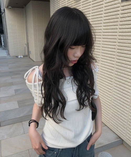 anyonemore（エニワンモア）の「オフショルダーリボン半袖リブTシャツ（Tシャツ/カットソー・レディース・アイボリー・FREE）」の9枚目の写真