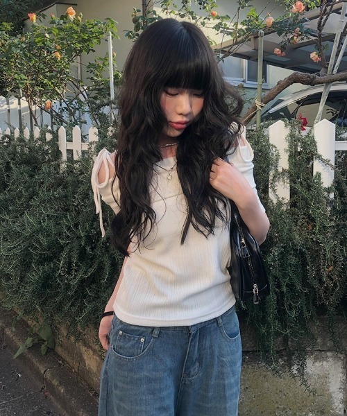 anyonemore（エニワンモア）の「オフショルダーリボン半袖リブTシャツ（Tシャツ/カットソー・レディース・アイボリー・FREE）」の15枚目の写真