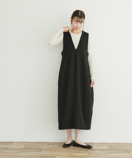 ITEMS URBANRESEARCH(アイテムズ アーバンリサーチ)の「リブトップス コクーンジャンスカセット(ジャンパースカート・レディース・ブラック/チャコールグレー・FREE)」の8枚目の写真