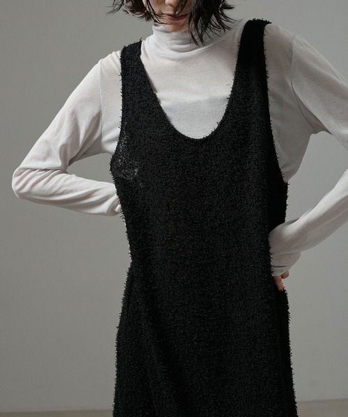 SALON adam et rope'(サロン アダム エ ロペ)の「【WEB限定】カーリーヤーンノースリーブワンピース(ワンピース・レディース・ブラック/オフホワイト・FREE)」の19枚目の写真