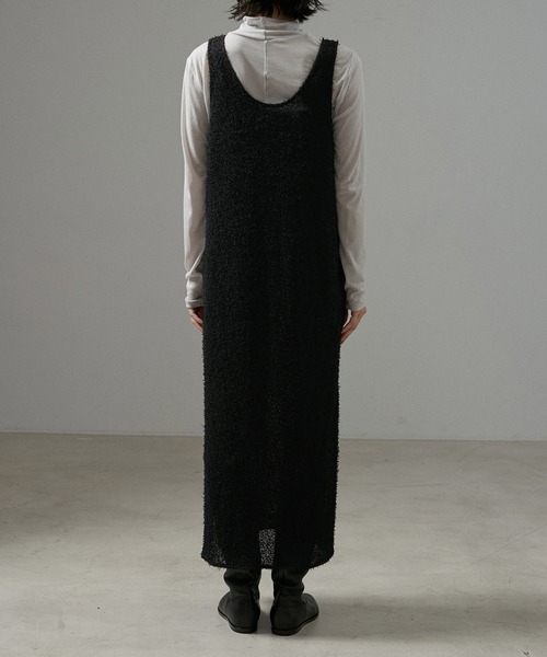 SALON adam et rope'(サロン アダム エ ロペ)の「【WEB限定】カーリーヤーンノースリーブワンピース(ワンピース・レディース・ブラック/オフホワイト・FREE)」の9枚目の写真