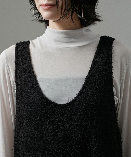 SALON adam et rope'(サロン アダム エ ロペ)の「【WEB限定】カーリーヤーンノースリーブワンピース(ワンピース・レディース・ブラック/オフホワイト・FREE)」の8枚目の写真