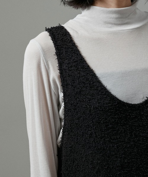 SALON adam et rope'(サロン アダム エ ロペ)の「【WEB限定】カーリーヤーンノースリーブワンピース(ワンピース・レディース・ブラック/オフホワイト・FREE)」の7枚目の写真