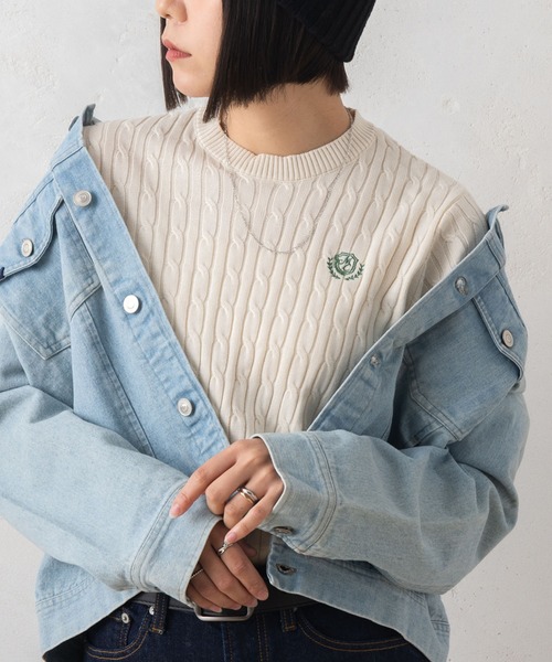 marie claire bis(マリクレール ビス)の「【別注】marie claire bis/マリ・クレール ビス ケーブル編み ブランド ワンポイント ロゴ 刺繍 クルーニット 長袖 セーター(ニット/セーター・レディース・ブラック/ブルー/ベージュ系その他・M/L)」の6枚目の写真