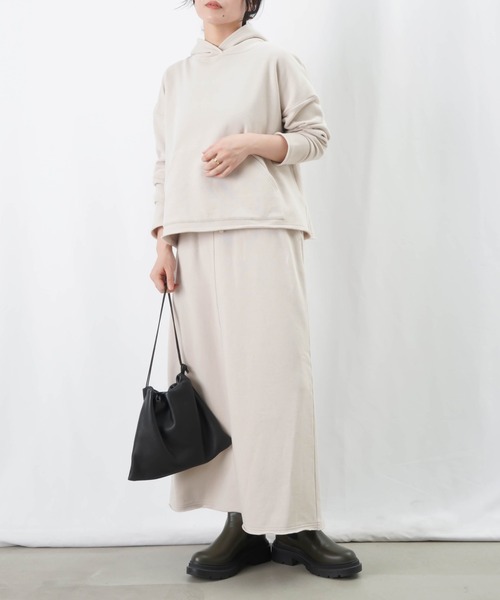 LUCA/LADY LUCK LUCA（ルカ/レディラックルカ）の「LC/LLL 裏毛パーカー / カットオフプルパーカー（パーカー・レディース・ブラック/ライトベージュ/グレー・FREE）」の15枚目の写真