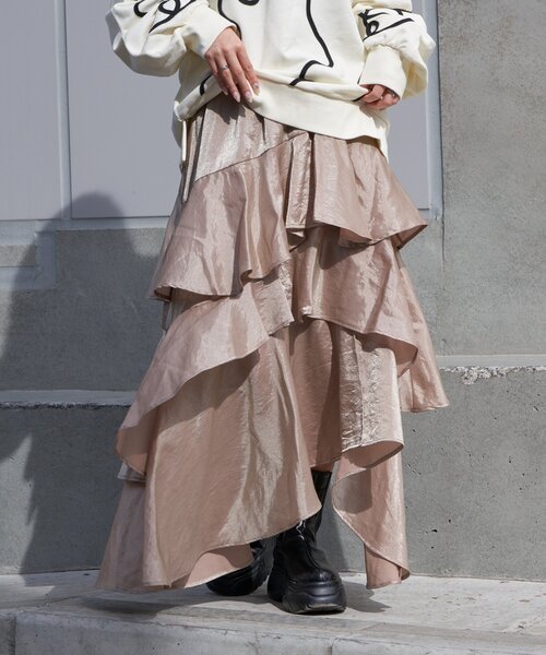 RAY CASSIN（レイカズン）の「【1枚で着映え】ラメサテンティアードスカート（スカート・レディース・ベージュ/アイボリー/グレー・FREE）」の9枚目の写真