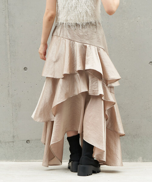 RAY CASSIN（レイカズン）の「【1枚で着映え】ラメサテンティアードスカート（スカート・レディース・ベージュ/アイボリー/グレー・FREE）」の17枚目の写真