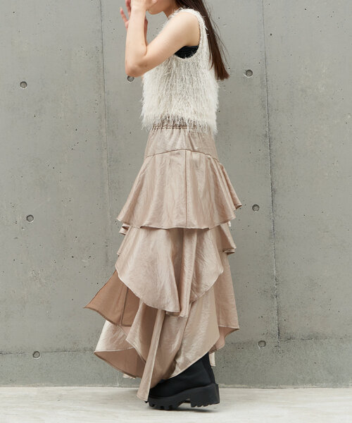 RAY CASSIN（レイカズン）の「【1枚で着映え】ラメサテンティアードスカート（スカート・レディース・ベージュ/アイボリー/グレー・FREE）」の19枚目の写真