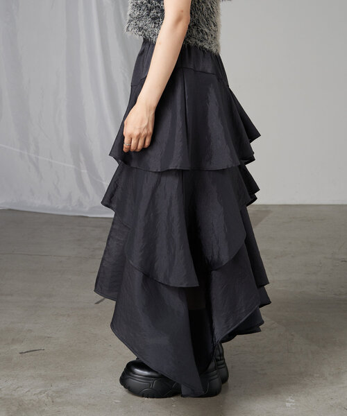 RAY CASSIN（レイカズン）の「【1枚で着映え】ラメサテンティアードスカート（スカート・レディース・ベージュ/アイボリー/グレー・FREE）」の22枚目の写真