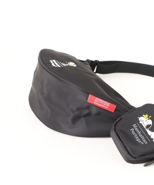 Manhattan Portage（マンハッタンポーテージ）の「Bronck Crescent Bag PEANUTS FW2024（ショルダーバッグ・レディース・ブラック・X-SMALL）」の16枚目の写真
