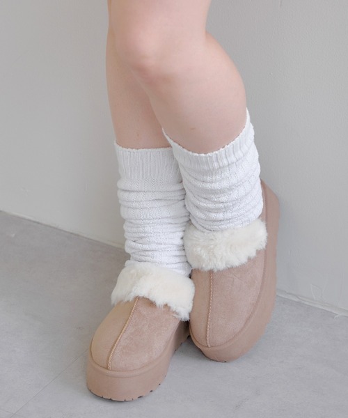 Remind me and forever（リマインドミーアンドフォーエバー）の「ムートンサボ（ブーツ・レディース・ライトベージュ/ブラック・MEDIUM/LARGE/X-LARGE/SMALL）」の2枚目の写真