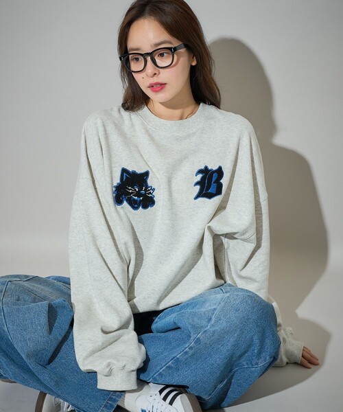 PUBLUX（パブリュクス）の「Bohemian Chop/ボヘミアンチョップ キャット グラフィック 相良刺しゅう 裏起毛 スウェット　限定展開（スウェット・レディース・チャコールグレー/ネイビー/アッシュグレー・L/S/M）」の22枚目の写真