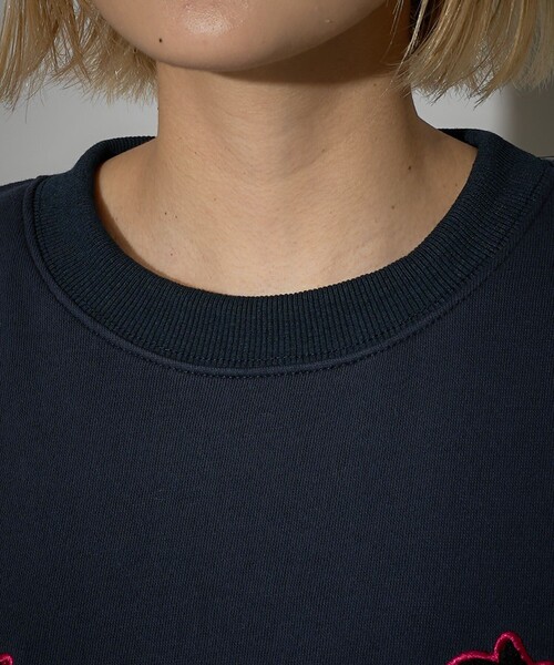 PUBLUX（パブリュクス）の「Bohemian Chop/ボヘミアンチョップ キャット グラフィック 相良刺しゅう 裏起毛 スウェット　限定展開（スウェット・レディース・チャコールグレー/ネイビー/アッシュグレー・L/S/M）」の9枚目の写真