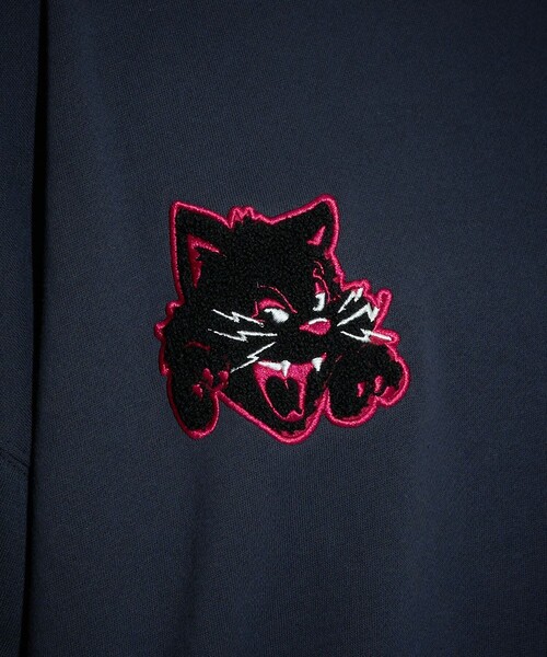 PUBLUX（パブリュクス）の「Bohemian Chop/ボヘミアンチョップ キャット グラフィック 相良刺しゅう 裏起毛 スウェット　限定展開（スウェット・レディース・チャコールグレー/ネイビー/アッシュグレー・L/S/M）」の11枚目の写真