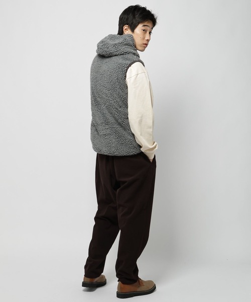 GYMPHLEX(ジムフレックス)の「【Gymphlex】フード付きボアベスト(ベスト・メンズ・ライトベージュ/グレー・LARGE/MEDIUM)」の4枚目の写真