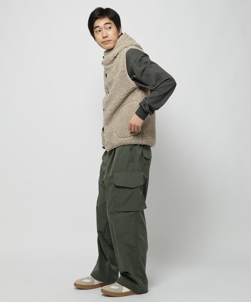 GYMPHLEX(ジムフレックス)の「【Gymphlex】フード付きボアベスト(ベスト・メンズ・ライトベージュ/グレー・LARGE/MEDIUM)」の6枚目の写真