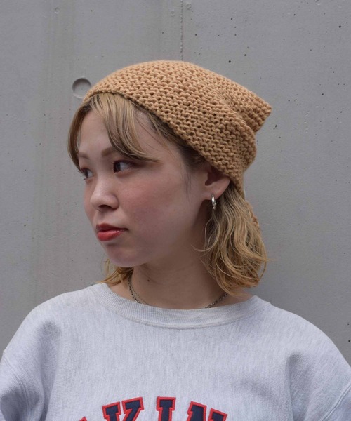 WEGO（ウィゴー）の「WEGO/ニットスカーフ　チャーム付き（バンダナ/スカーフ・レディース・ピンク/ブルー/アイボリー/キャメル/ブラック・FREE）」の4枚目の写真