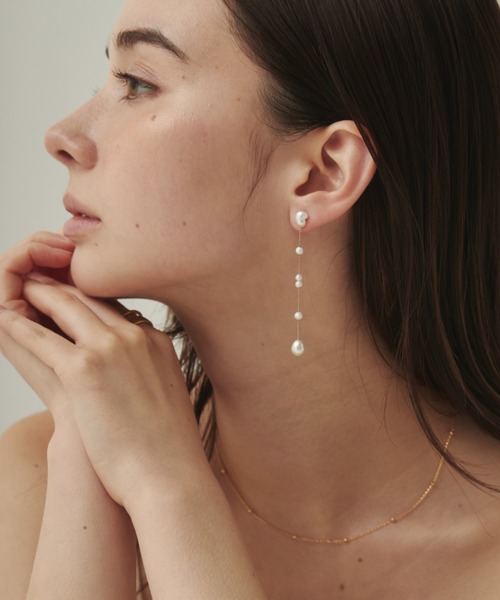 ciite'(シーテ)の「ドロップモチーフ ミニ淡水パールピアス (両耳用)(ピアス(両耳用)・レディース・ホワイト・FREE)」の4枚目の写真