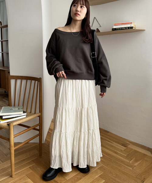 DISCOAT（ディスコート）の「【華奢見え】オフショルスウェット《新色追加/WEB限定》（Tシャツ/カットソー・レディース・チャコールグレー/グレー/オフホワイト/ブラック/ブラウン/ホワイト・MEDIUM）」の10枚目の写真