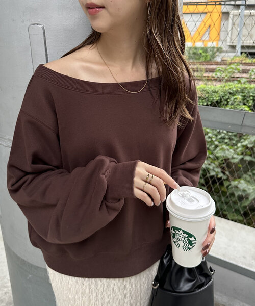 DISCOAT（ディスコート）の「【華奢見え】オフショルスウェット《新色追加/WEB限定》（Tシャツ/カットソー・レディース・チャコールグレー/グレー/オフホワイト/ブラック/ブラウン/ホワイト・MEDIUM）」の20枚目の写真