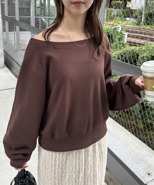 DISCOAT（ディスコート）の「【華奢見え】オフショルスウェット《新色追加/WEB限定》（Tシャツ/カットソー・レディース・チャコールグレー/グレー/オフホワイト/ブラック/ブラウン/ホワイト・MEDIUM）」の22枚目の写真