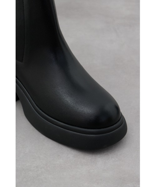 AZUL by moussy(アズールバイマウジー)の「ボリュームソールショートブーツ(ブーツ・レディース・ブラック・SMALL/MEDIUM/LARGE)」の7枚目の写真