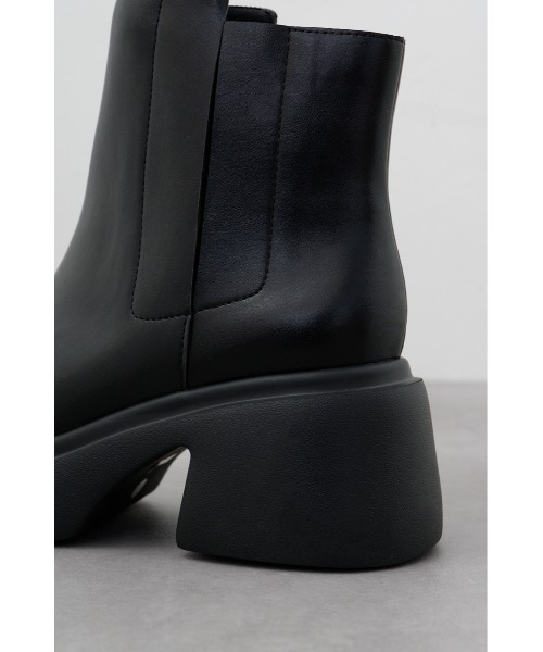 AZUL by moussy(アズールバイマウジー)の「ボリュームソールショートブーツ(ブーツ・レディース・ブラック・SMALL/MEDIUM/LARGE)」の9枚目の写真