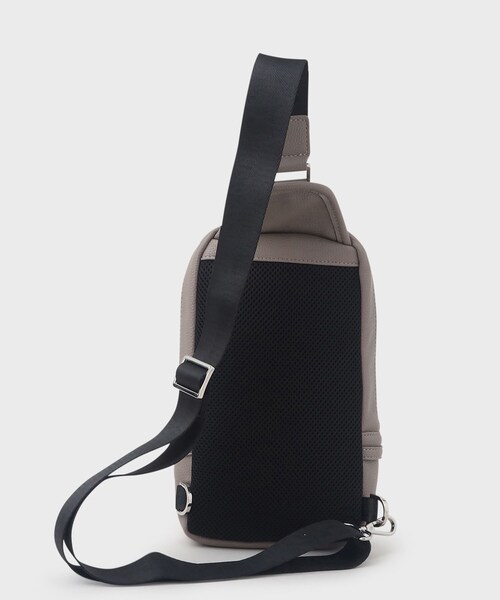 ♡新品タグ付き　ohga リバーポンチョ　ブラック tk.TAKEO KIKUCHI クラッチバッグ パーティーバッグ 「WEB限定