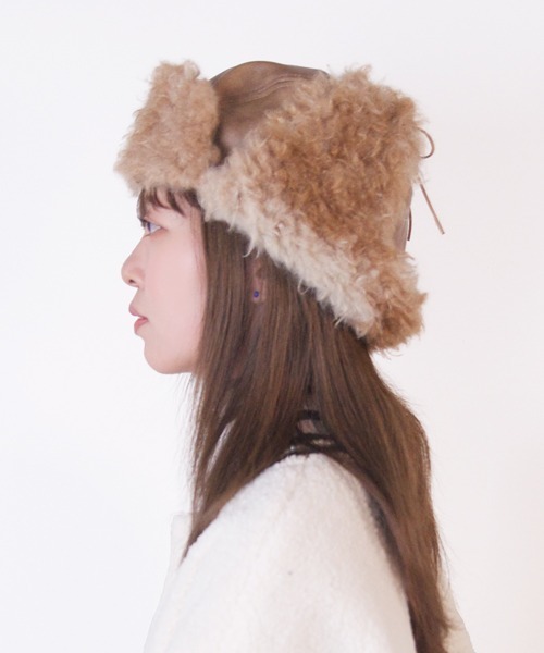 polcadot（ポルカドット）の「プードルファー合皮フライトキャップ（キャップ・レディース・チャコールグレー/ベージュ・FREE）」の4枚目の写真