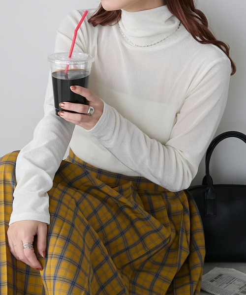 BONLECILL（ボンルシール）の「ベロアチュールハイネックプルオーバー（Tシャツ/カットソー・レディース・イエロー/チャコールグレー/オフホワイト/ブラック・FREE）」の3枚目の写真