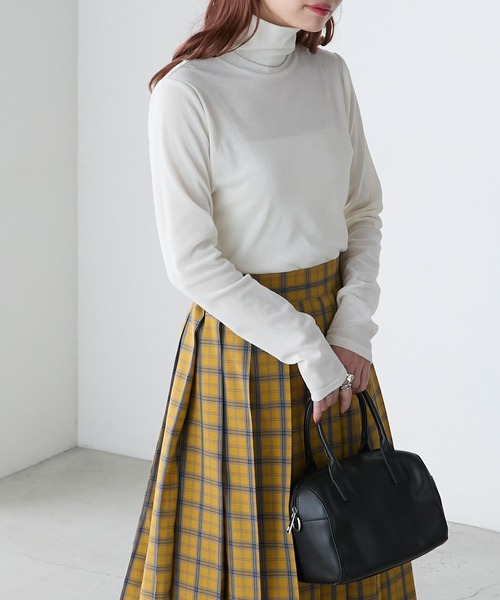 BONLECILL（ボンルシール）の「ベロアチュールハイネックプルオーバー（Tシャツ/カットソー・レディース・イエロー/チャコールグレー/オフホワイト/ブラック・FREE）」の11枚目の写真