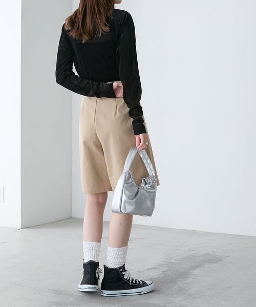 BONLECILL（ボンルシール）の「ベロアチュールハイネックプルオーバー（Tシャツ/カットソー・レディース・イエロー/チャコールグレー/オフホワイト/ブラック・FREE）」の22枚目の写真