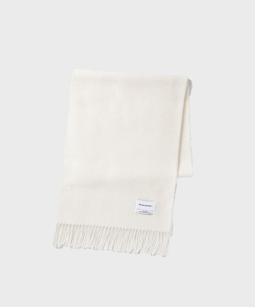 THE INOUE BROTHERS（ザイノウエブラザーズ）の「【THE INOUE BROTHERS/ザイノウエブラザーズ】Brushed Scarf（マフラー・メンズ・ブラック/ネイビー/ブラウン/グレー/カーキ/サックスブルー/オレンジ/ブルー/キャメル/グレイッシュベージュ/ワインレッド/キナリ・FREE）」の2枚目の写真