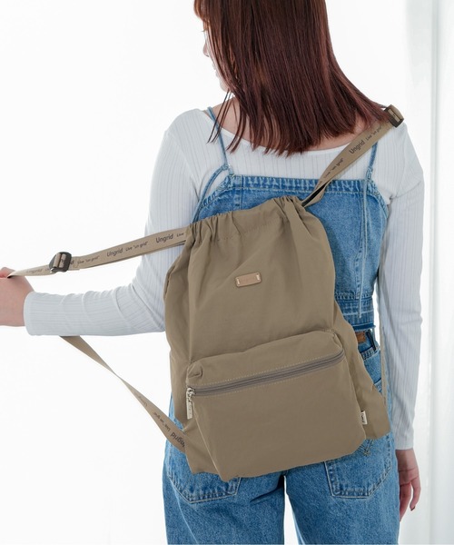 Ungrid(アングリッド)の「【Ungrid/アングリッド】 ソフトナイロン ロゴテープナップザック(バックパック/リュック・レディース・ブラック/アイボリー/グレイッシュベージュ/ブルーグレー/ミント/ブラック×ホワイト/ホワイト×ブラック・FREE)」の6枚目の写真