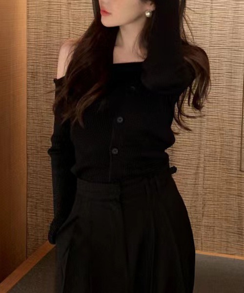 GLAMOROUS JANE(グラマラスジェーン)の「ワンショルボタンスリットリブニット(ニット/セーター・レディース・ブラック/ブラウン・FREE)」の12枚目の写真