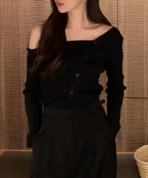GLAMOROUS JANE(グラマラスジェーン)の「ワンショルボタンスリットリブニット(ニット/セーター・レディース・ブラック/ブラウン・FREE)」の11枚目の写真
