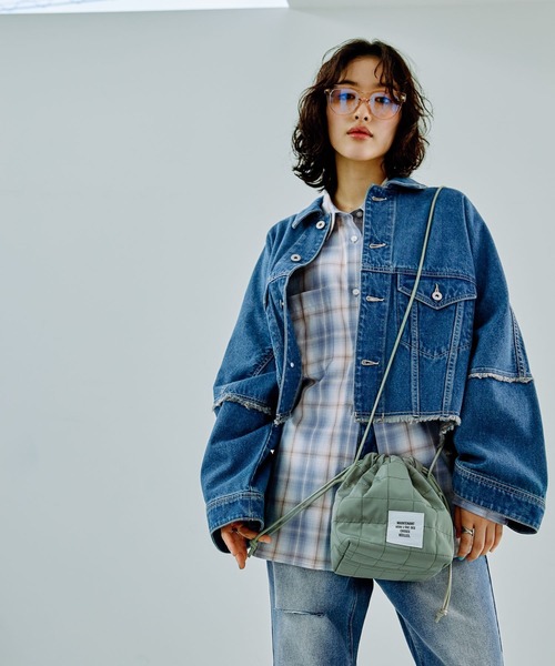 LEPSIM(レプシィム)の「キルティングミニ巾着 290388(ショルダーバッグ・レディース・ライトカーキ/ブラック/アイボリー/マルーン・ONE SIZE)」の4枚目の写真