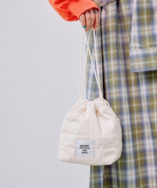 LEPSIM(レプシィム)の「キルティングミニ巾着 290388(ショルダーバッグ・レディース・ライトカーキ/ブラック/アイボリー/マルーン・ONE SIZE)」の2枚目の写真