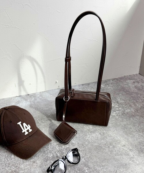 fredy emue（フレディエミュ）の「【haruセレクト】ロングハンドルポーチ付ボストンバッグ（ボストンバッグ・レディース・ブラック/グレイッシュブルー/アイボリー/ブラウン・FREE）」の17枚目の写真