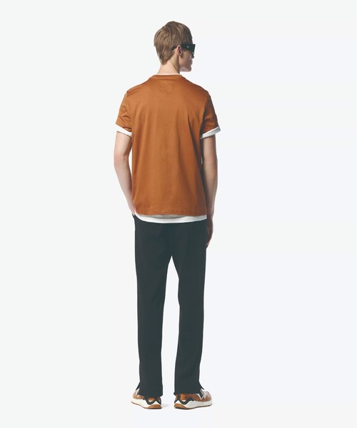 MCM(エムシーエム)の「シルケット ロゴ Tシャツ ジップポケット付き(Tシャツ/カットソー・メンズ・ブラウン/ブラック・MEDIUM/LARGE)」の9枚目の写真