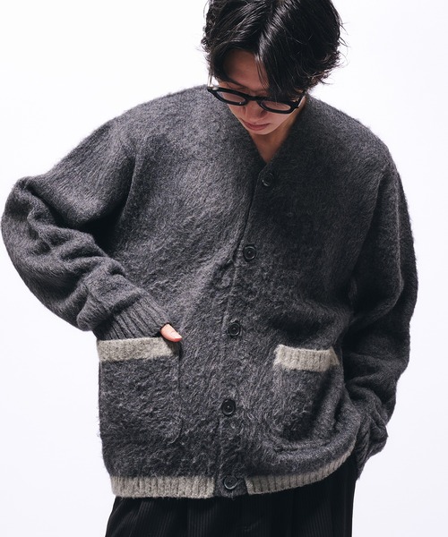 Adoon plain（アドーンプレーン）の「SHAGGY COLOR LINE DOUBLE POCKET CARDIGAN / シャギー配色ラインカーディガン（カーディガン/ボレロ・メンズ・ブルー/チャコール・LARGE/MEDIUM）」の6枚目の写真