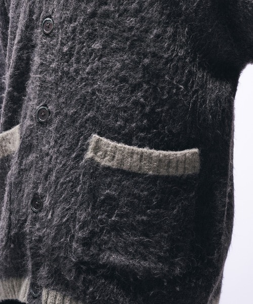Adoon plain（アドーンプレーン）の「SHAGGY COLOR LINE DOUBLE POCKET CARDIGAN / シャギー配色ラインカーディガン（カーディガン/ボレロ・メンズ・ブルー/チャコール・LARGE/MEDIUM）」の9枚目の写真